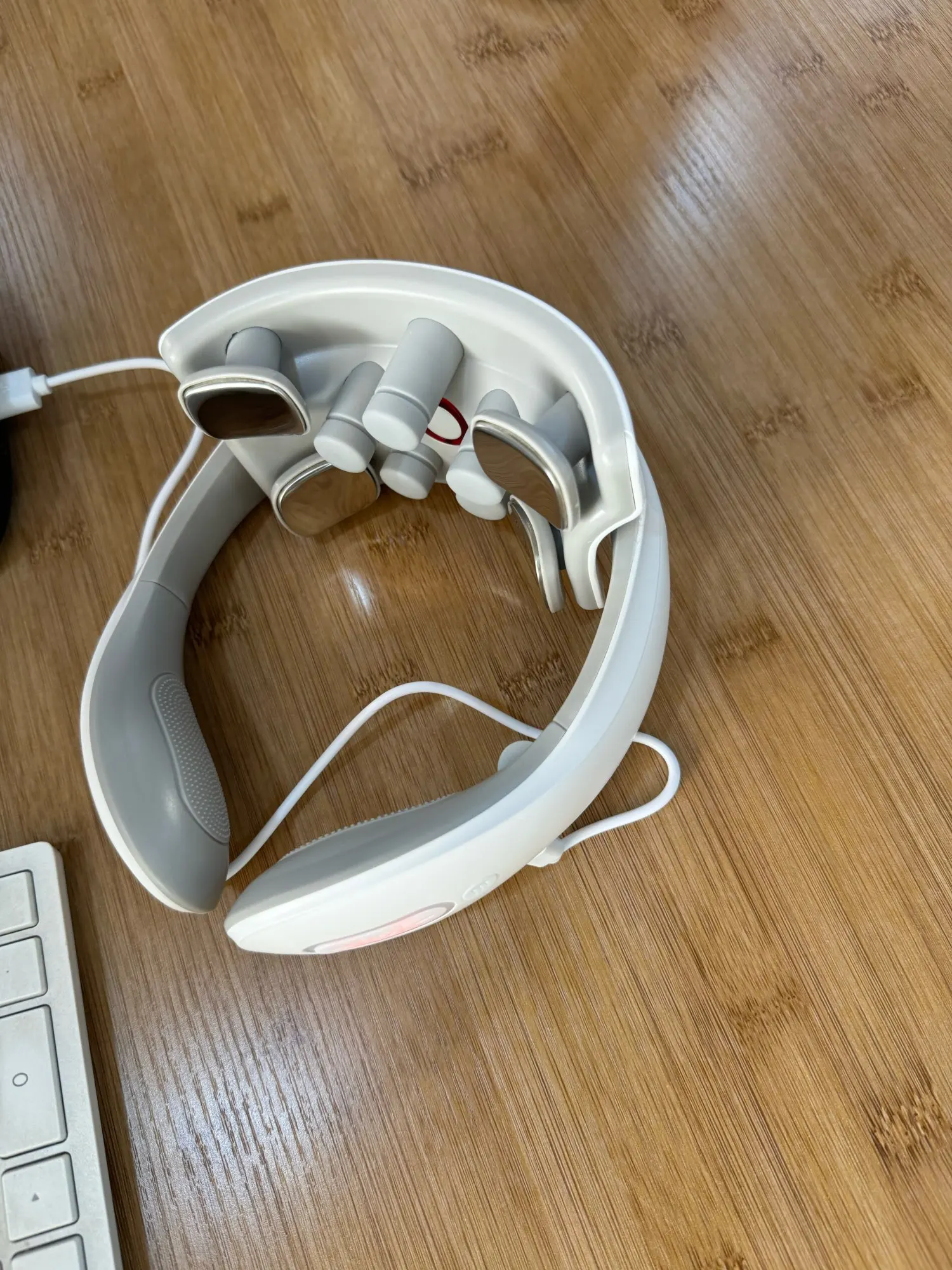 Kluger NeckEase - Smart TENS Neck Massager