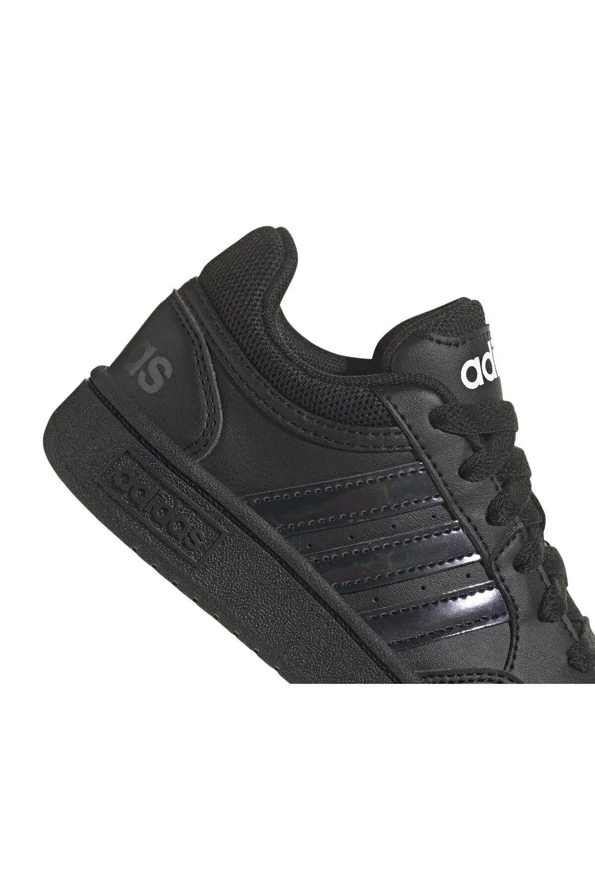 Рисунок 6 - Женская повседневная обувь Adidas Hoops 3