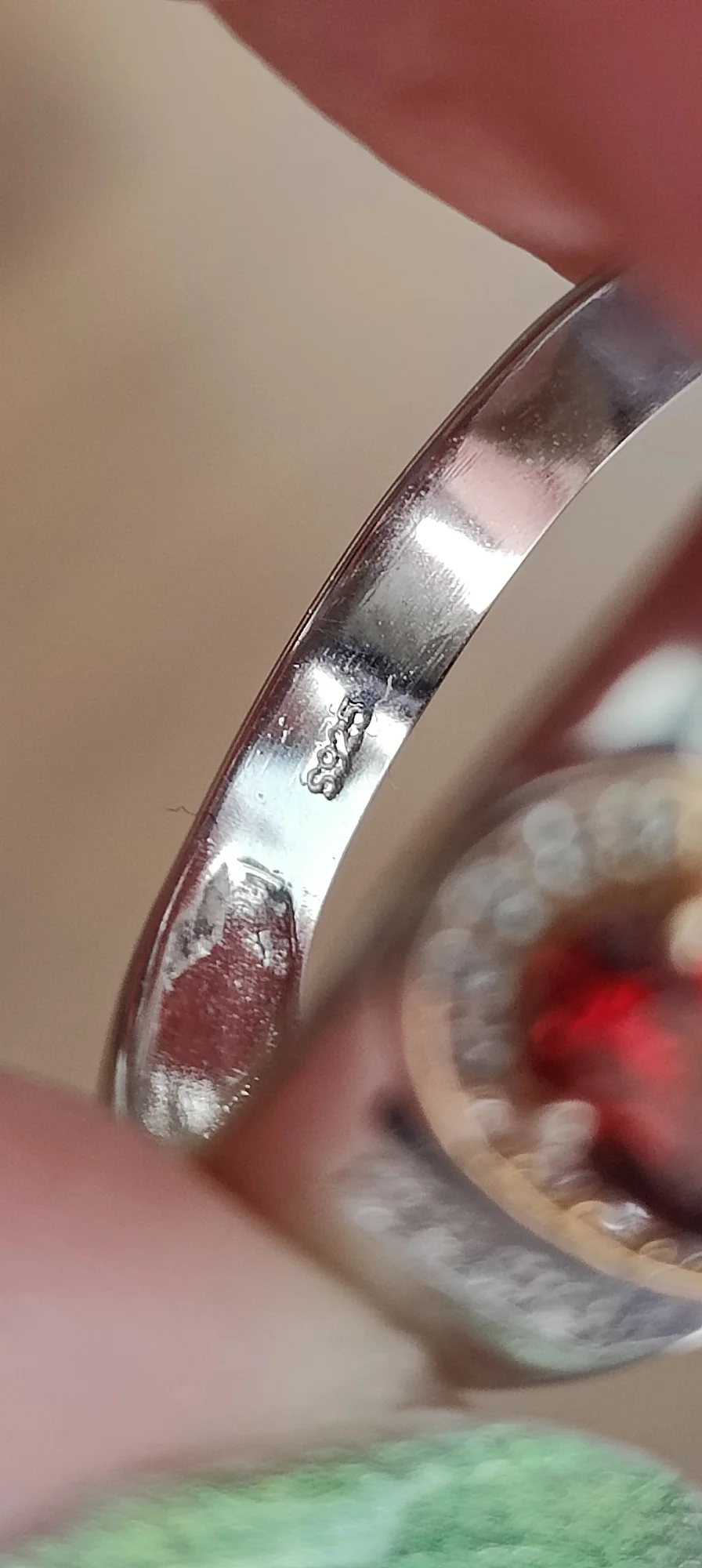 Bague en argent et pierre de Grenat - Anneau tonifiant