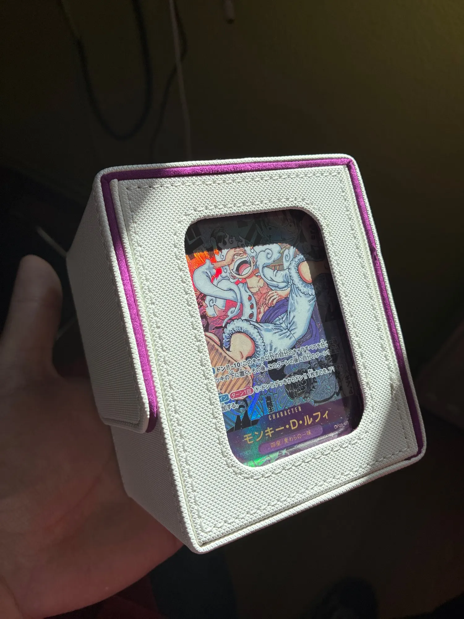 Caja de baraja de cartas MTG con ventana de exhibición, caja de almacenamiento de tarjetas comerciales, puede contener 120 + tarjetas de una sola funda, caja magnética de cuero PU photo review