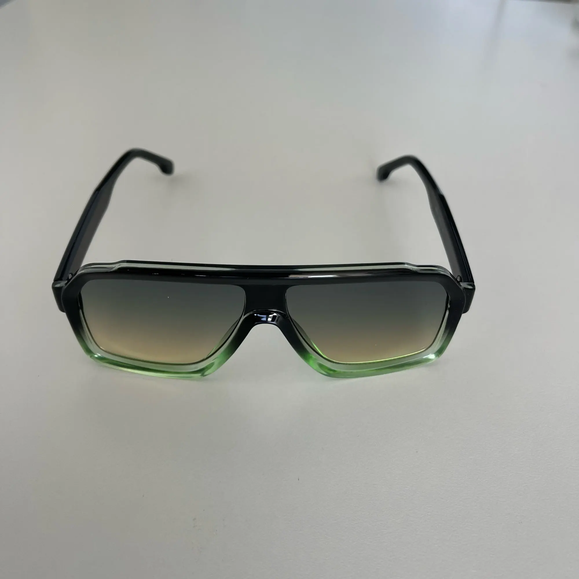 Square Double Color Frame Sunglasses UV400 photo review