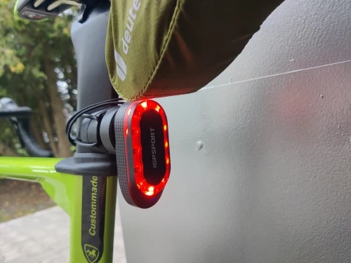 iGPSPORT SRmini Radar Tail Light Smart Rear Bike Light Brake Warning IPX7 Waterproof Cycling Taillight 7 Light Modes Tail Lamp photo review