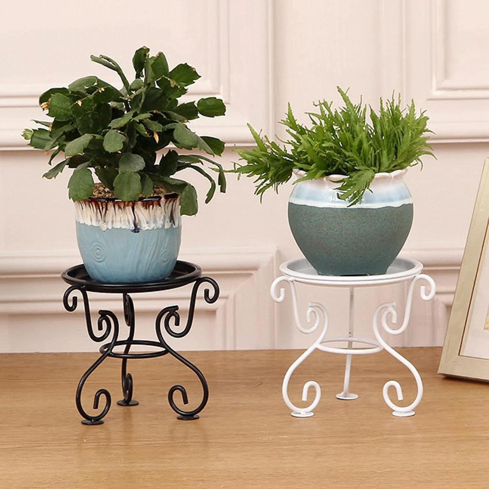 Plant Stand Supports Rack Iron Stable Decorative Minimalist Design Triangular Support Flower Pot Stand for Bedrooms Home Garden