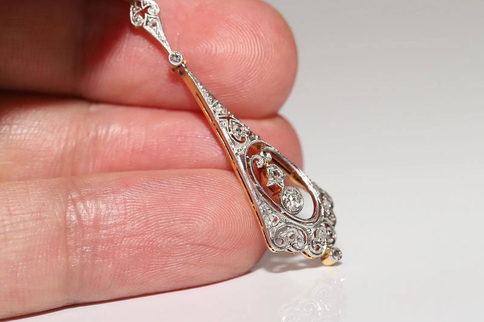 Рисунок 2 - Оригинальное античное украшение