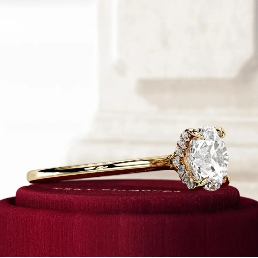 Рисунок 5 - Кольцо обручальное круглое с бриллиантами 2 карата