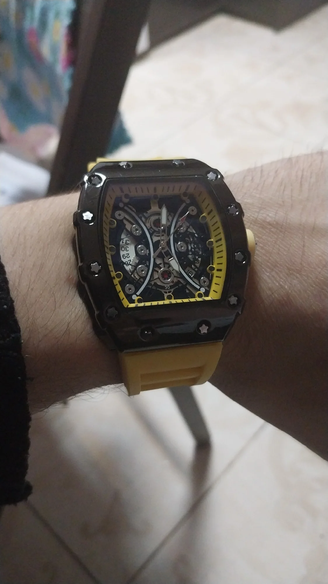 Relógio masculino luz marca de luxo barril vinho dial moda noite brilho relógio esportivo calendário reloj l146 photo review