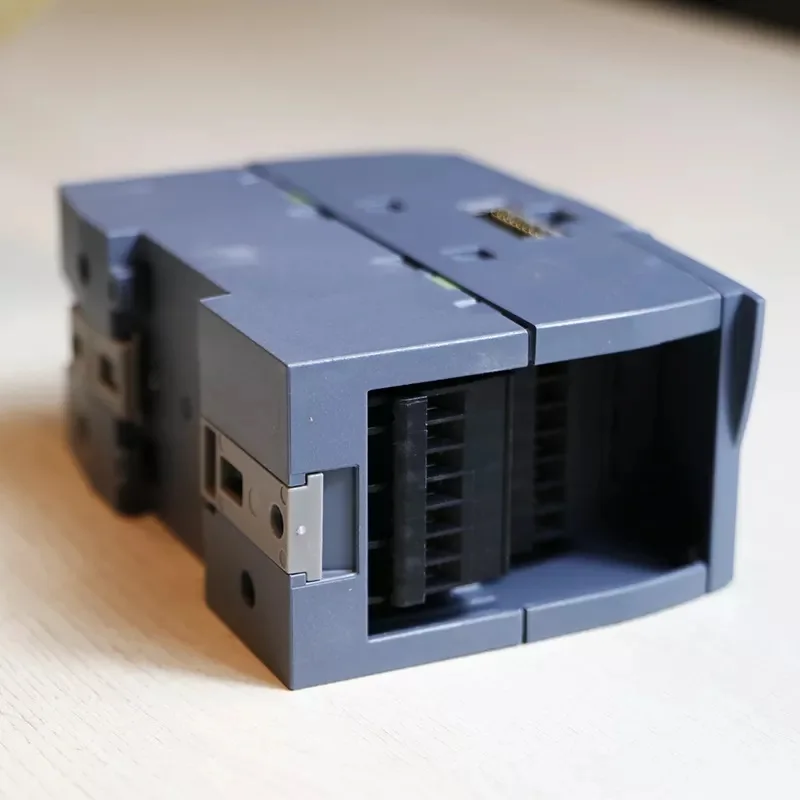 Brand New Siemens 6Es7221-1Bh32-0Xb0 6Es72211Bh320Xb0 S7-1200 Simatic Plc