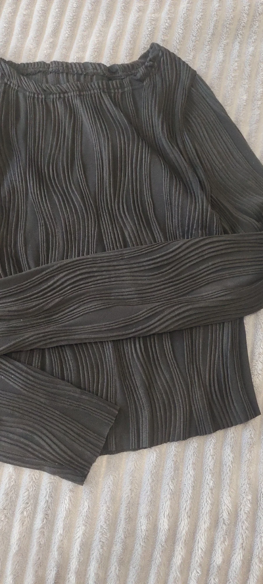 Women's Ruched Long Sleeve Crop Top photo review