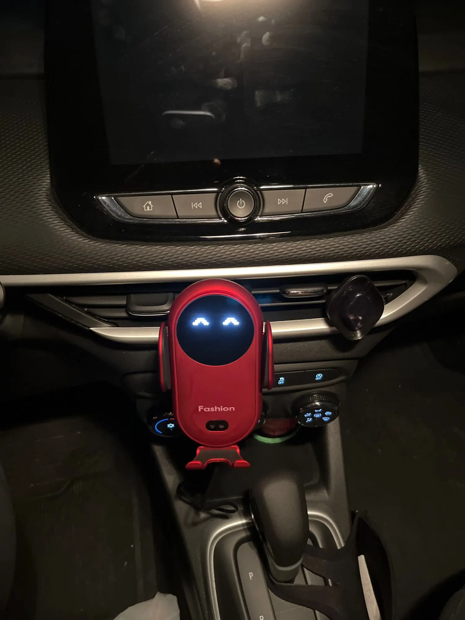 BT21 Wireless Car Charger Smart Car Sensor photo review