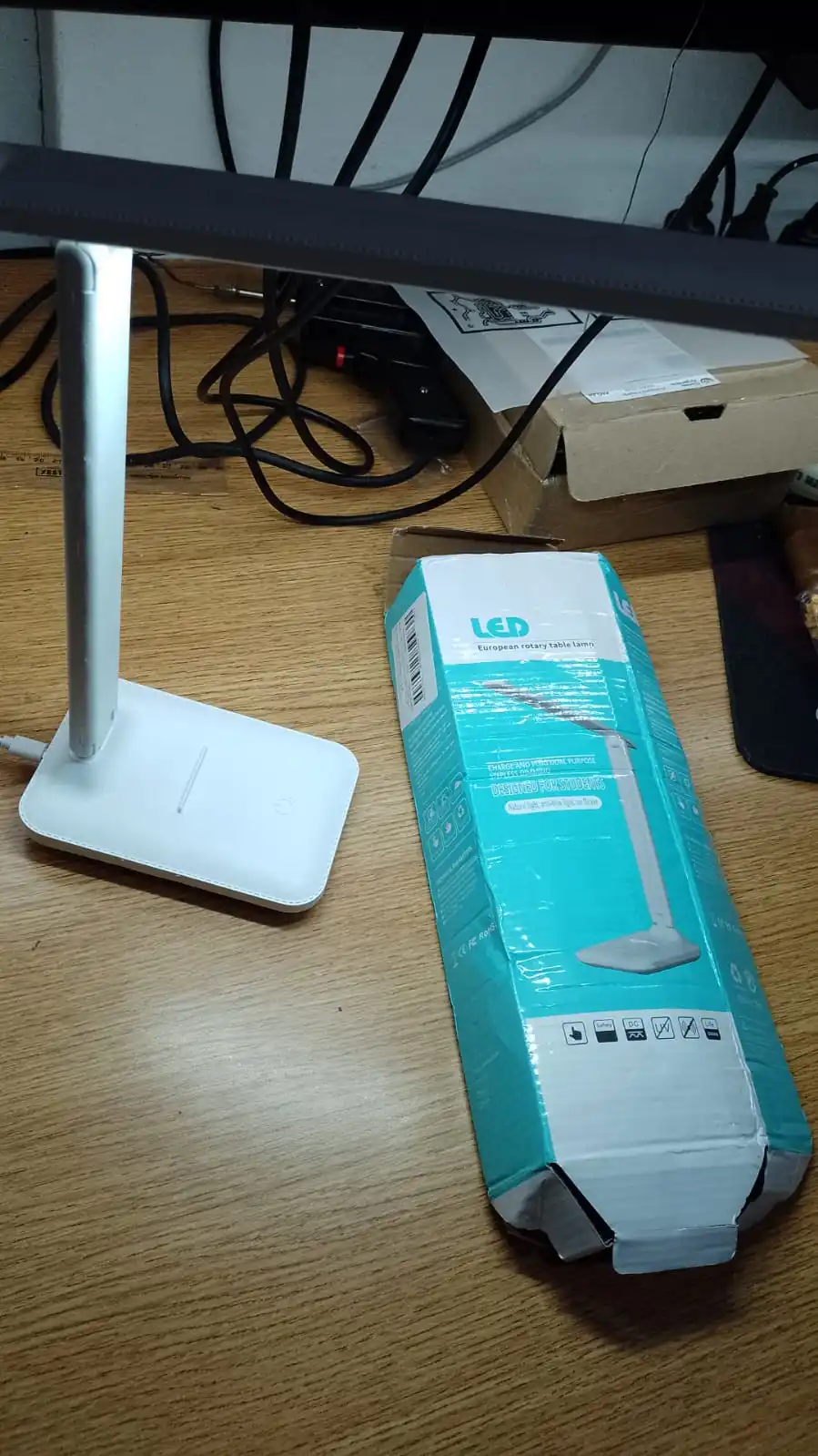 Foldable Touch Dimmable LED Lamp, Eye Protection, USB Rechargeable, Perfect for Student Dorms and Bedroom Reading photo review