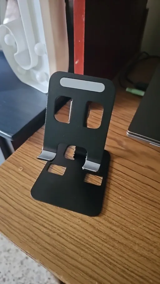 Universal All Aluminum Alloy Portable Tablet Holder For iPad Holder Tablet Stand Mount Adjustable Flexible Mobile Phone Stand photo review