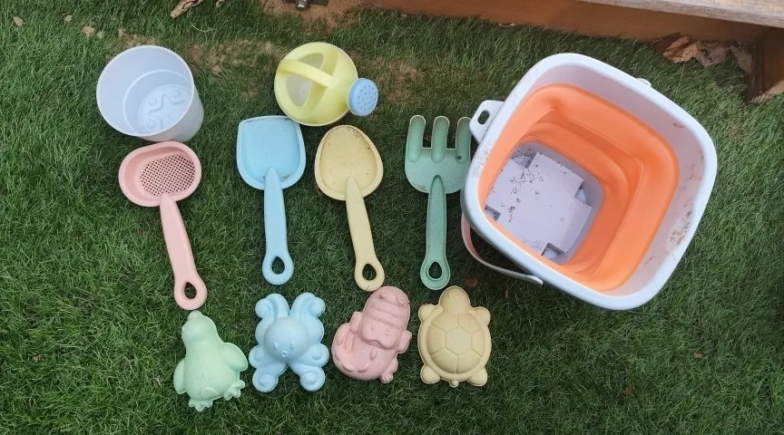 11/5/1 PCS Beach Sand Play Water Set Folding Bucket Summer Toys for Children Kids Outdoor Game Sandbox Accessories Color Random photo review