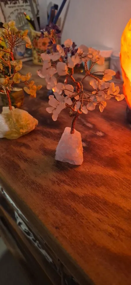 Arbre de Vie en Quartz Rose – Base en Pierre Brute