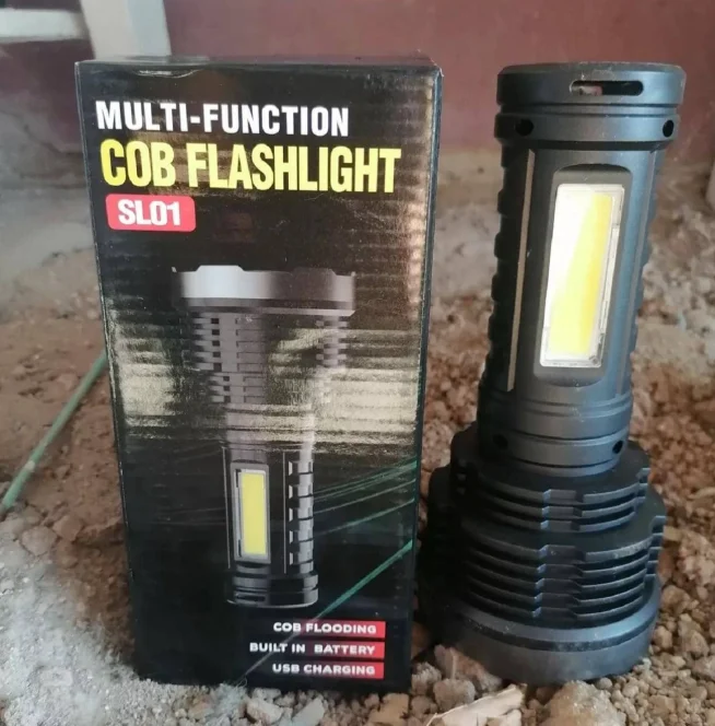 Linterna Multifuncional 10,000 Lumens con Luz Lateral