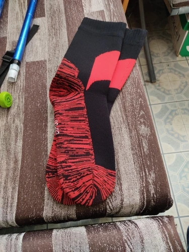 Wasserdichte Outdoor-Socken – Atmungsaktiv und Warm für Wandern, Camping, Skifahren & mehr photo review