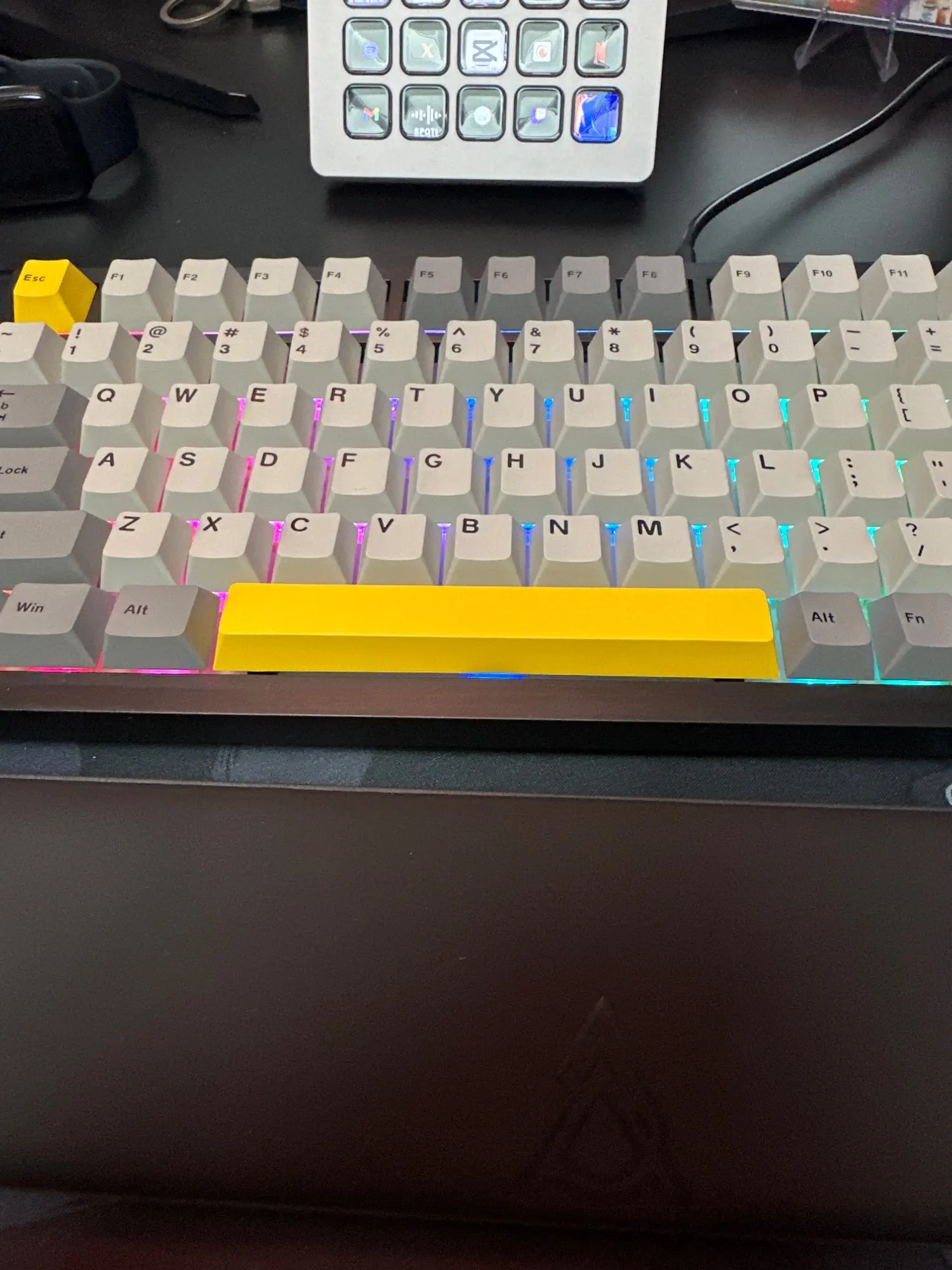 Ajazz AK820/AK820Pro Teclado mecánico para juegos Bluetooth 5,1/teclado personalizado inalámbrico/con cable C con perilla junta de intercambio en caliente photo review