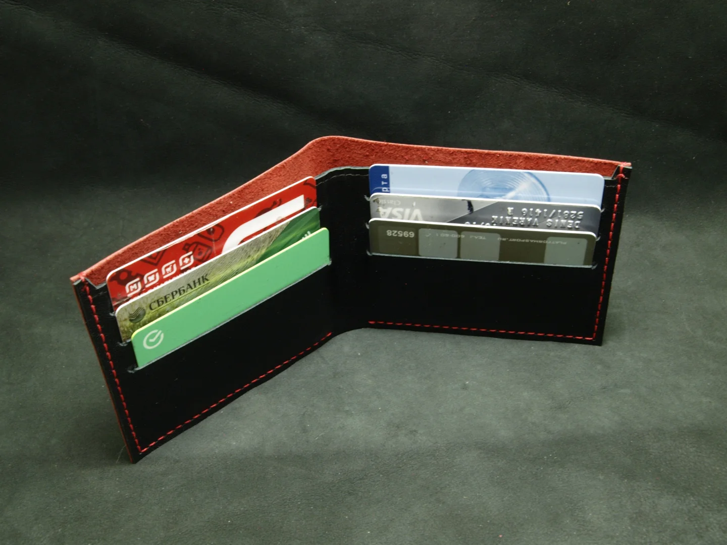 Рисунок 2 - Кошелёк из кожи ФК Бавария