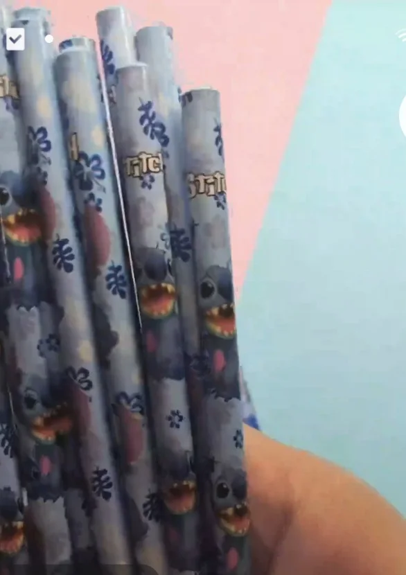 Disney-Juego de lápices de madera para estudiantes, bolígrafo de boceto para escritura, serie Lilo & Stitch, papelería para estudiantes, regalo de Navidad, 12 unidades photo review