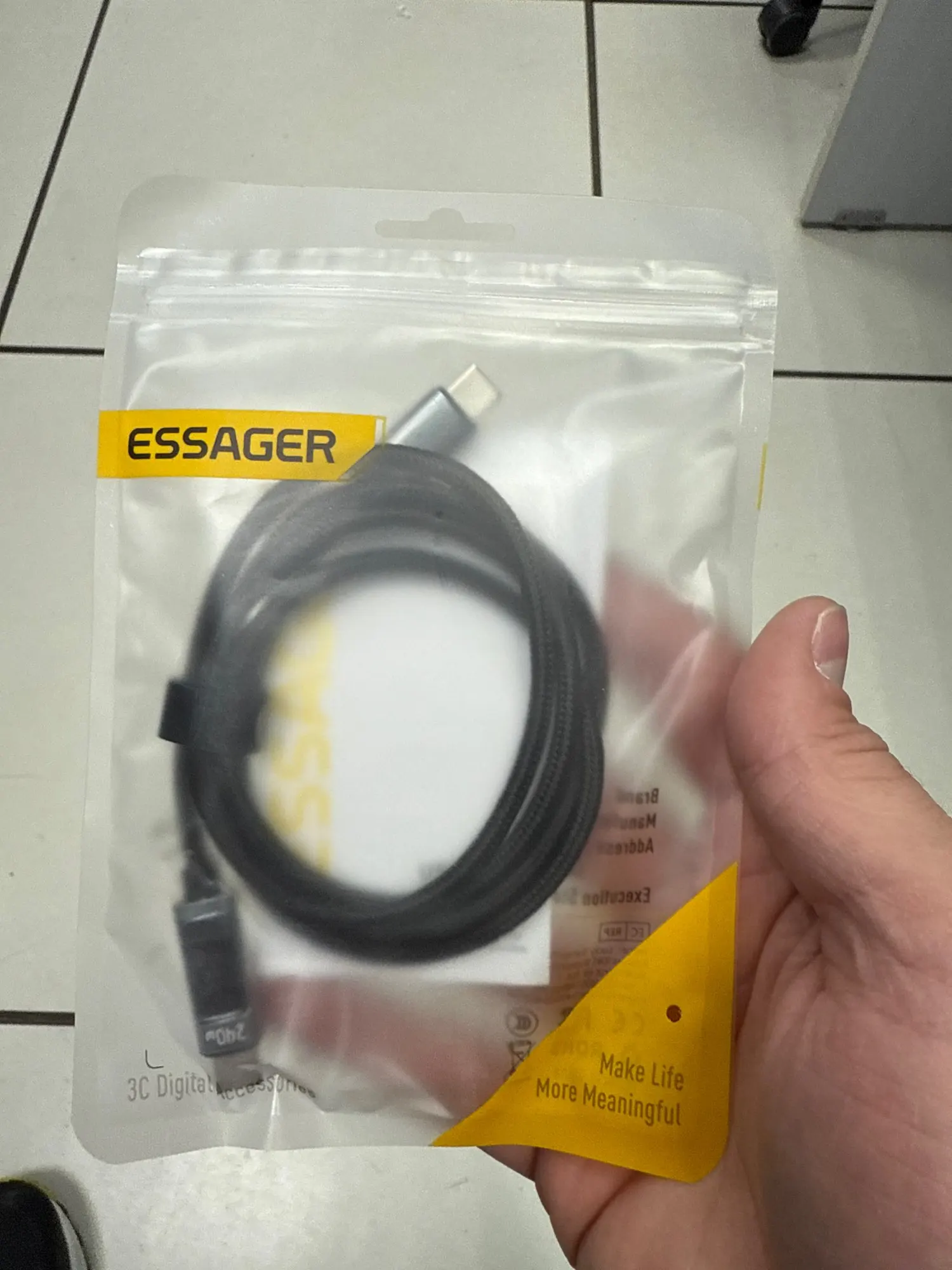 Essager 240W USB Type C To USB C Cable 100W PD 3.1 Fast Charging Charger Wire For iPhone 15 Pro max Macbook Pro Xiaomi Samsung photo review