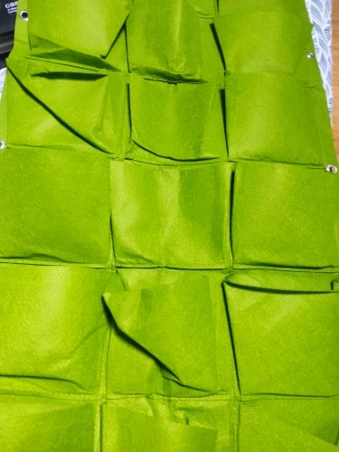 Future Garden - Wandbepfanzung mit bis zu 81 Pflanzplätzen aus hochwertigem Kunststoff Flies-Material