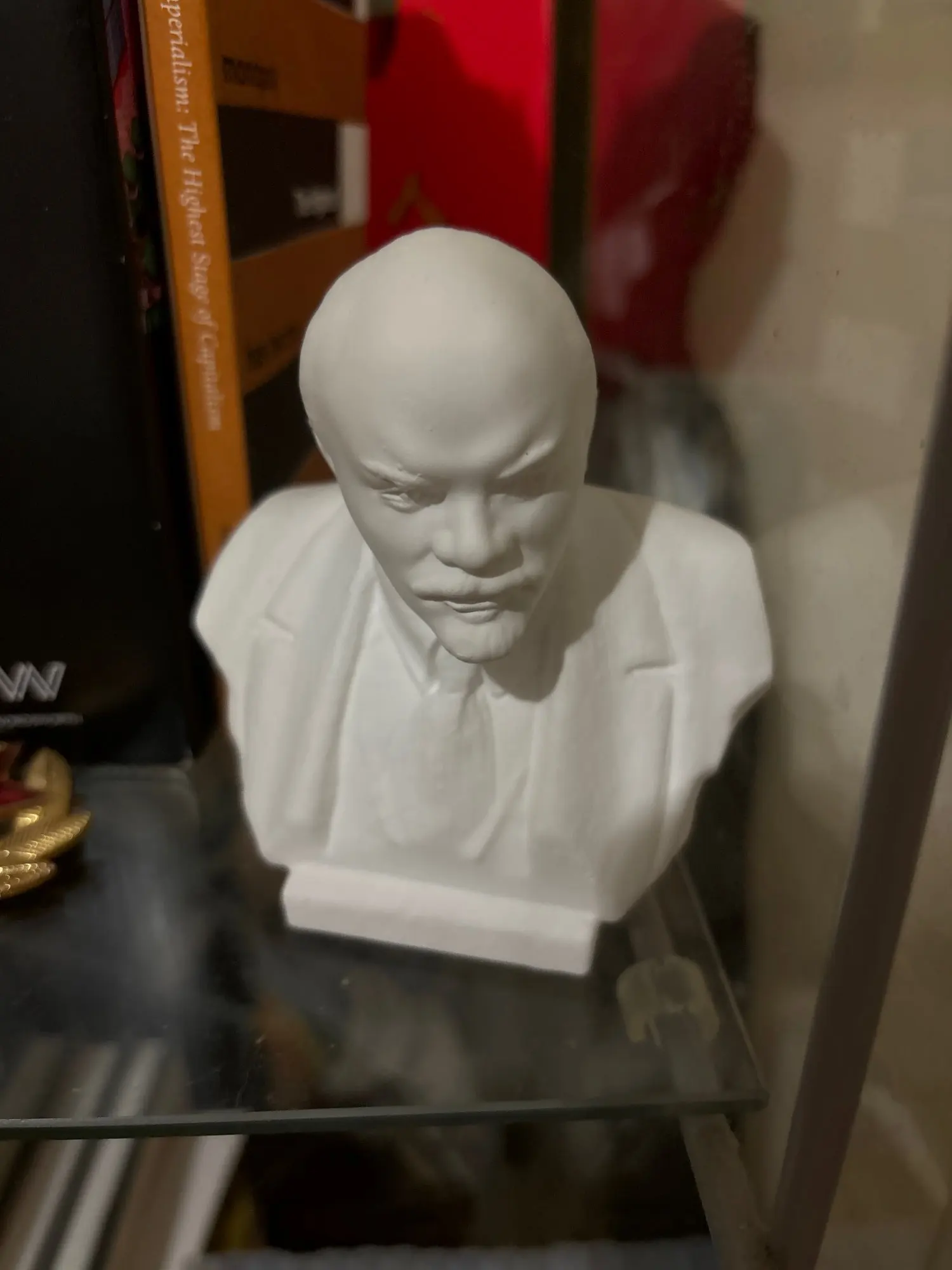Lenin's Legacy, Plaster Statue Sculpture, Sophisticated Desktop Decoration, Ideal for Bookshelves, Wine Cabinets, and Meaningful Gifts photo review