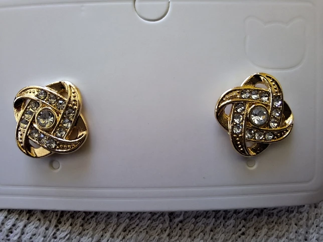 Light Luxury Zircon Stud Earrings photo review