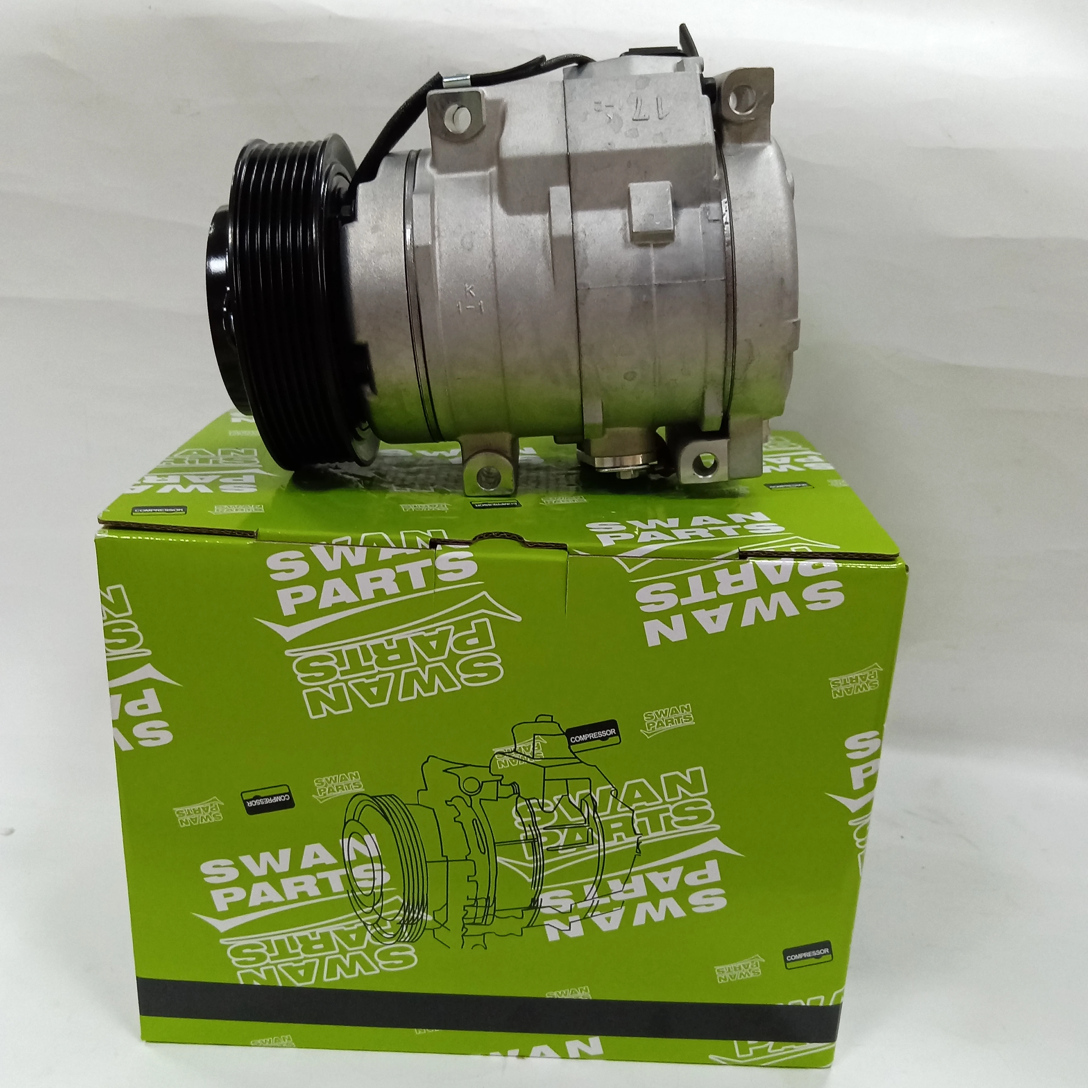 Car air conditioner compressor for Toyota Land cruiser HIACE HILUX