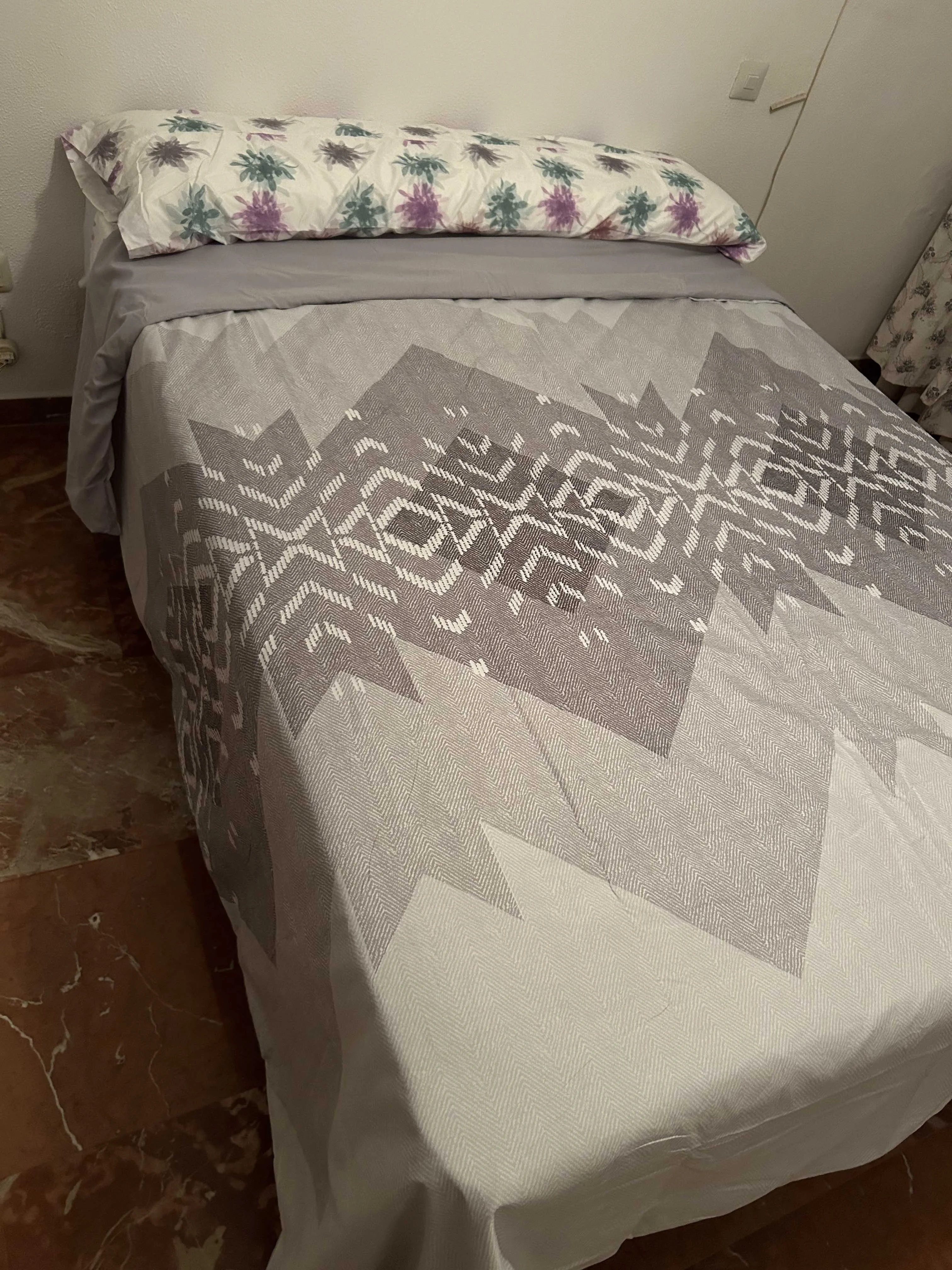 Juego de sábanas ligero, suave, fresco. Azul, Rosa, Gris, Verde. Juego de Cama 100% Microfibra tacto Satén. Cama de 150, 135, 90 y 105. Primavera, Verano. Dormitorio Elegante, Alegre, Colorido,Luz photo review