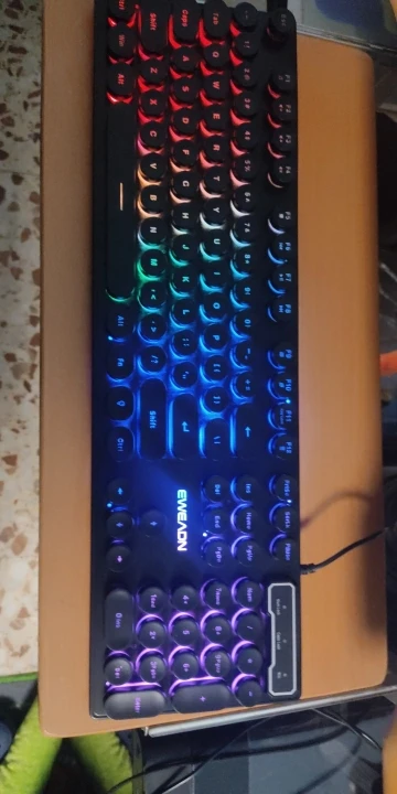 EWEADN GX330 Typewriter Gaming Keyboard, 104 Keys Wired Retro Punk Round Keycaps, with RGB Backlit, for Windows Laptop PC black photo review