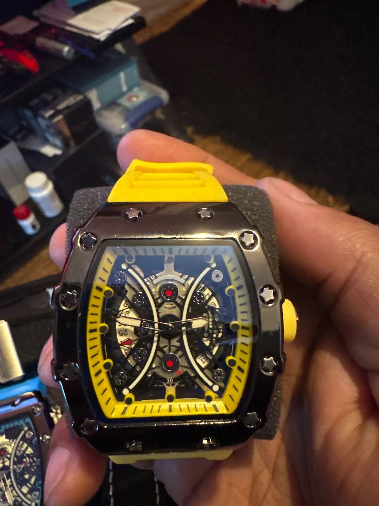 Relógio masculino luz marca de luxo barril vinho dial moda noite brilho relógio esportivo calendário reloj l146 photo review
