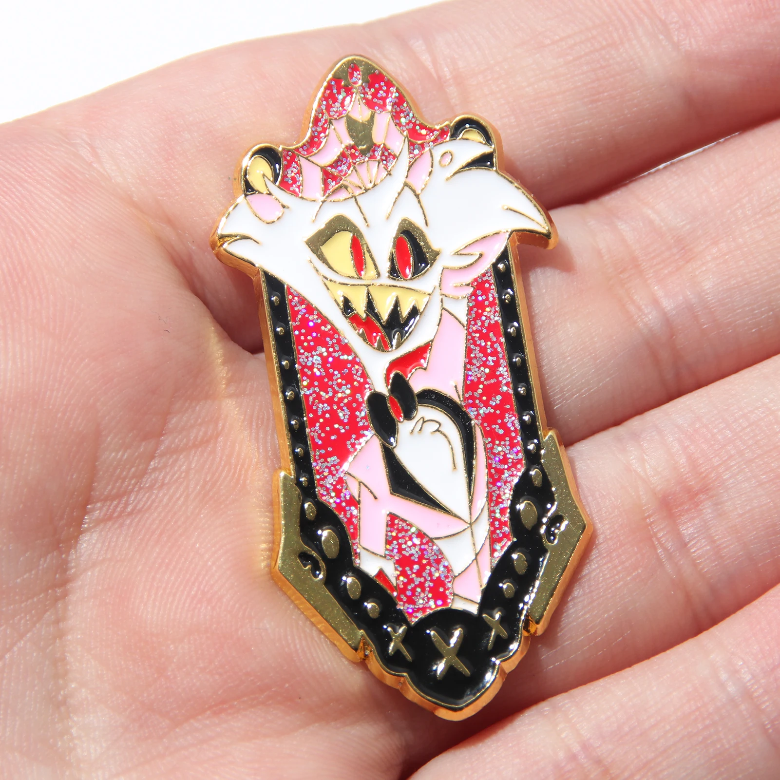 Hazbin & ホテルアニメピン漫画エンジェルダストエナメルバッジ