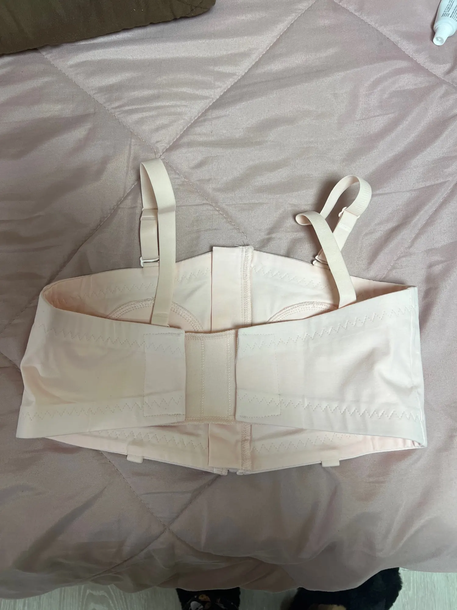 Hands-Free Breast Pump Bra Adjustable Nursing Pumping Bras for Women Breastfeeding Underwear