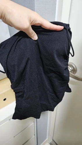 Summer Camisoles Tank Tops Women With Built In Bra Spaghetti Strap Tanks Vest Sleeveless Tees Cropped Top Solid Color Casual Top photo review