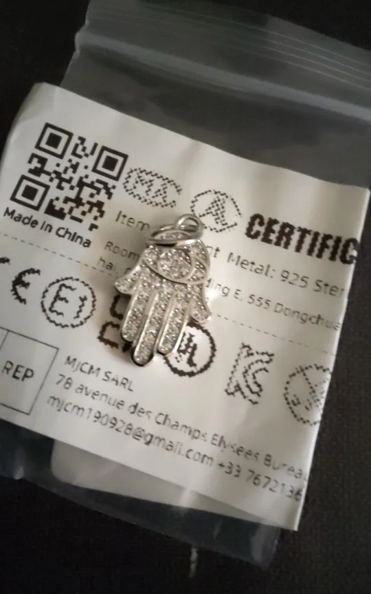 925 Silver Hand Pendant with Zircon Detail photo review
