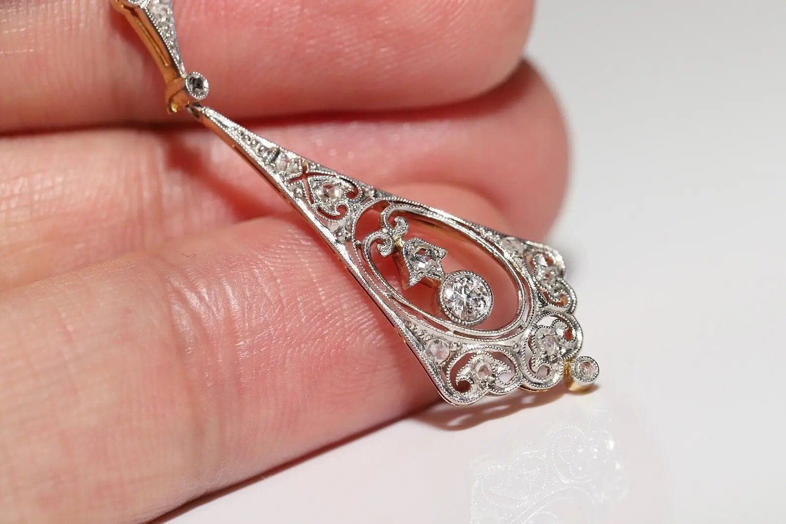 Рисунок 3 - Оригинальное античное украшение