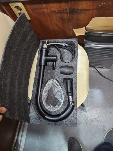 Jet Black Flex Flow: Sleek 2-in-1 Kitchen Faucet with Pull-Out Sprayer and Stream Modes photo review