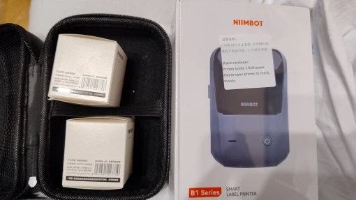Mini impresora térmica de etiquetas Niimbot B1, impresora autoadhesiva portátil para pegatinas, rollos de etiquetas redondas, impresora Bluetooth con etiquetas UV photo review