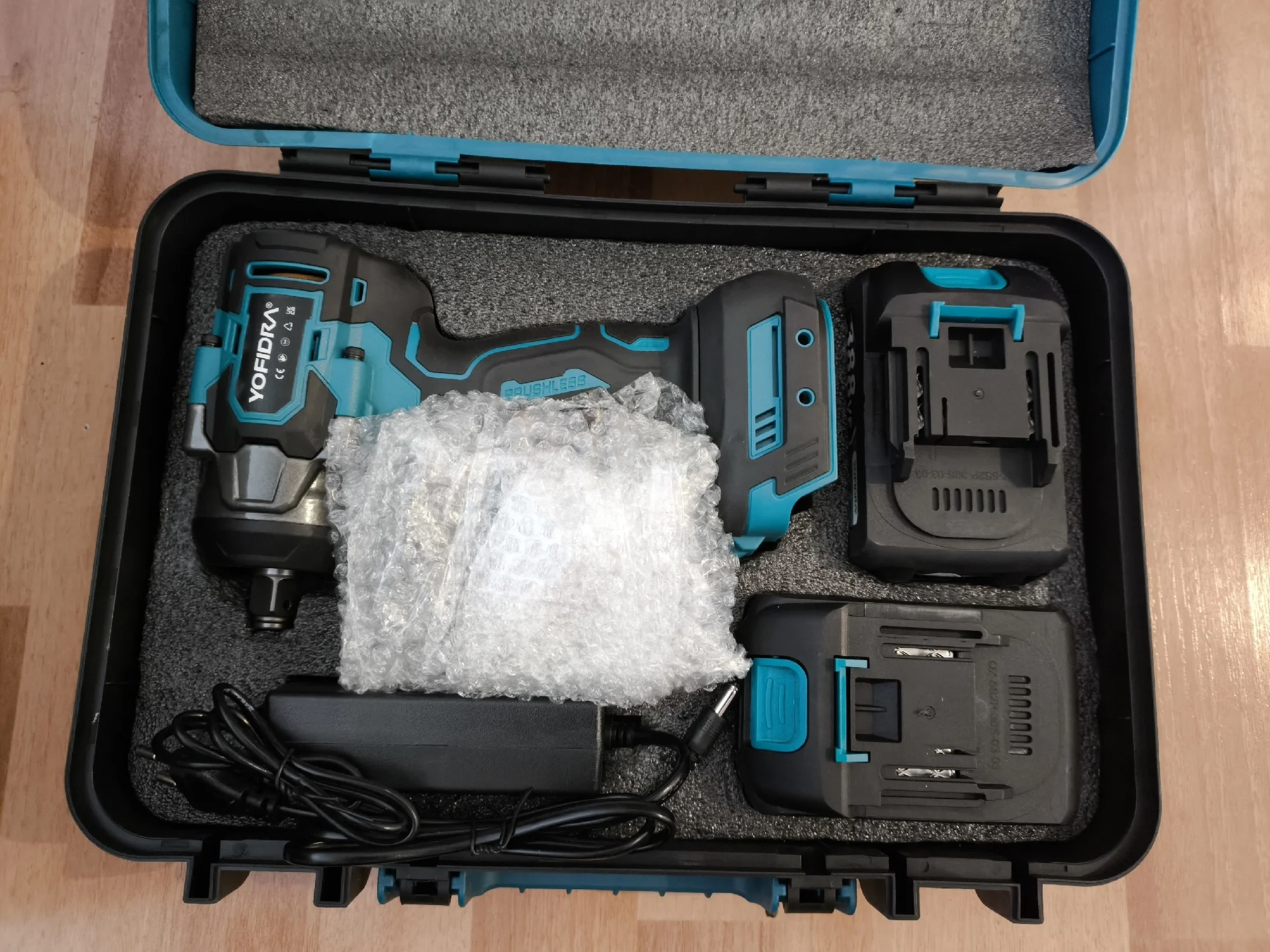 YOFIDRA Brushless 1200N.M Torque Electric Impact Wrench Cordless Electric Screwdriver Power Tools For Makita 18V Battery Pin photo review