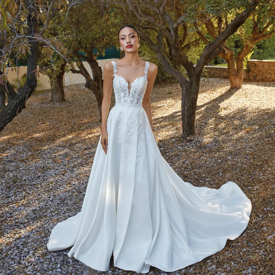 

Elegant Satin A-Line Wedding Dress with Delicate Applique and V-Neckline Graceful Bridal Gown with Straps And Court Train