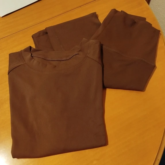 Luxurious Breathable SOISOU Nylon Sports Top for Women photo review