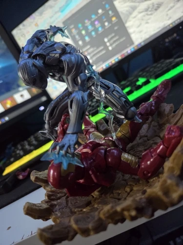 AC Factory Ultron Action Figure β Kaiyodo Amazing Yamaguchi Avengers Collection KO Model