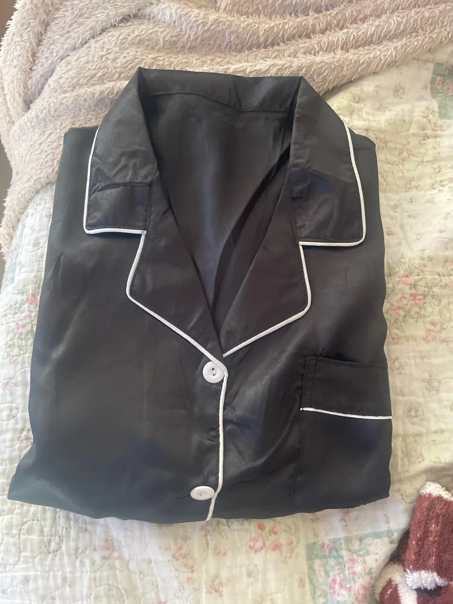 Plus Size Luxurious Silk Pajamas for All Seasons Comfort photo review