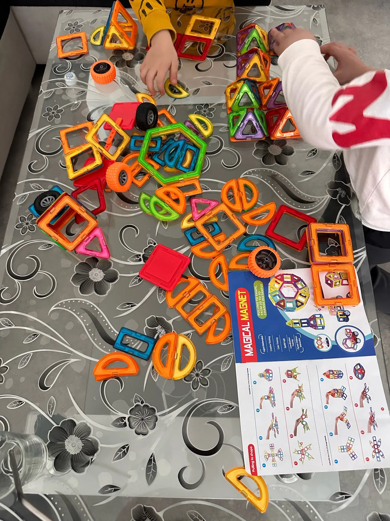 168 Magnet Bausteine - Konstruktionsspielzeug Set für kreative Designs photo review