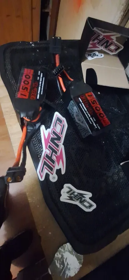 2PCS CNHL 4S 14.8V Lipo Battery 1100mAh 1300mAh 1500mAh 130C With XT60 Plug For FPV Airplane Drone Quadcopter Helicopter Hobby photo review