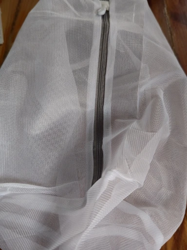 Bolsa versátil para lavar zapatos, bolsa de lavandería de malla duradera para zapatillas, zapatillas para correr, calcetines y sujetadores con cierre de cremallera, bolsa de lavandería photo review