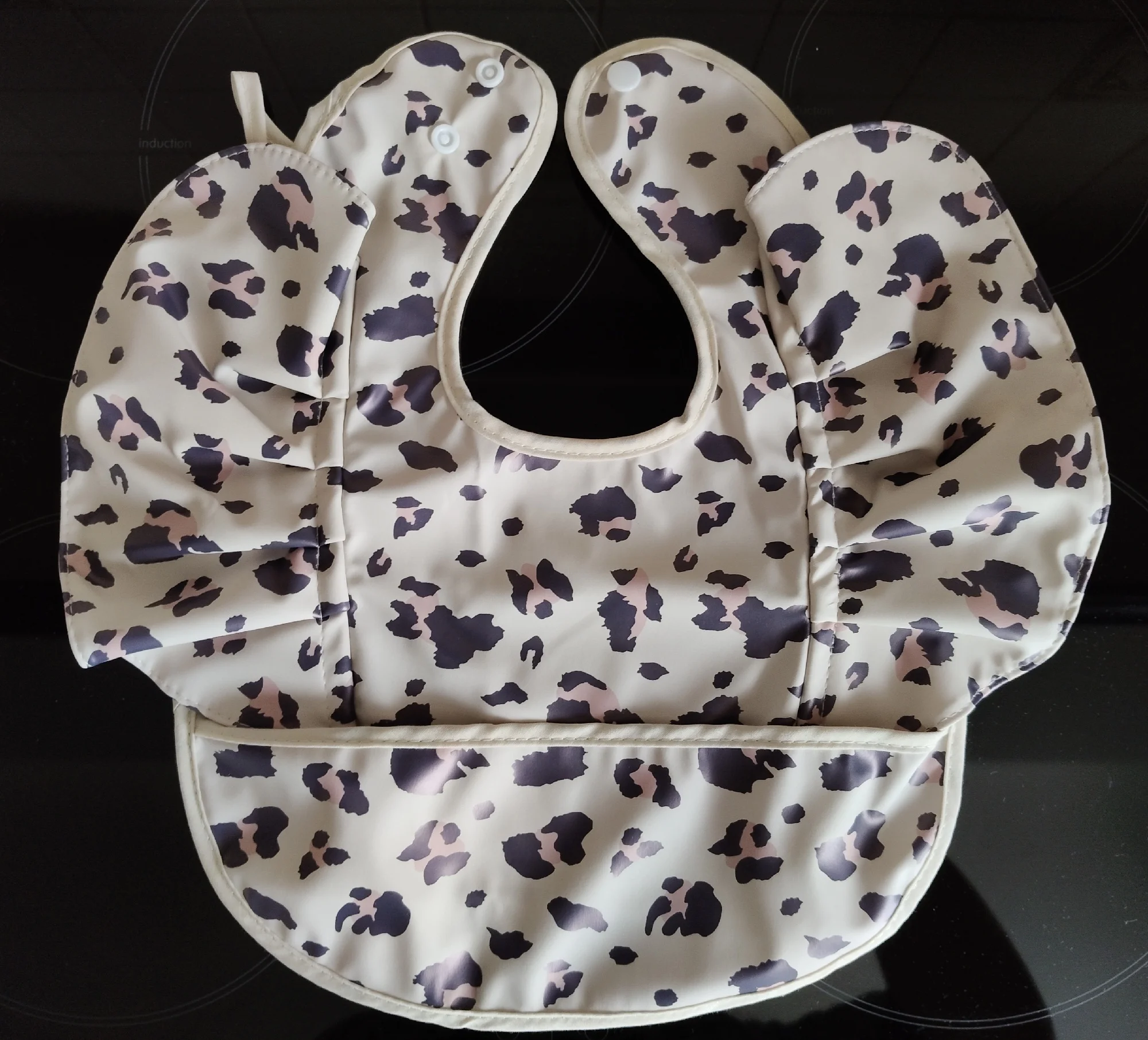 INS Nordic Style Baby Bibs Waterproof Short Sleeve with Pocket Feeding Waterproof Bib photo review