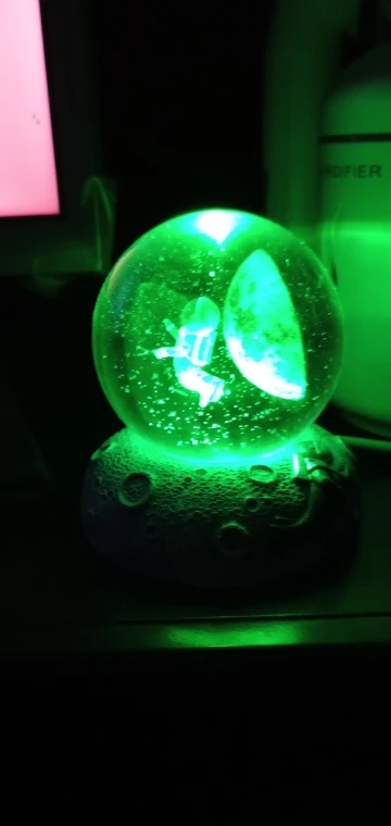 Enchanting Glow: 3D Crystal Glass Ball Night Light – Perfect Birthday Gift for Kids photo review