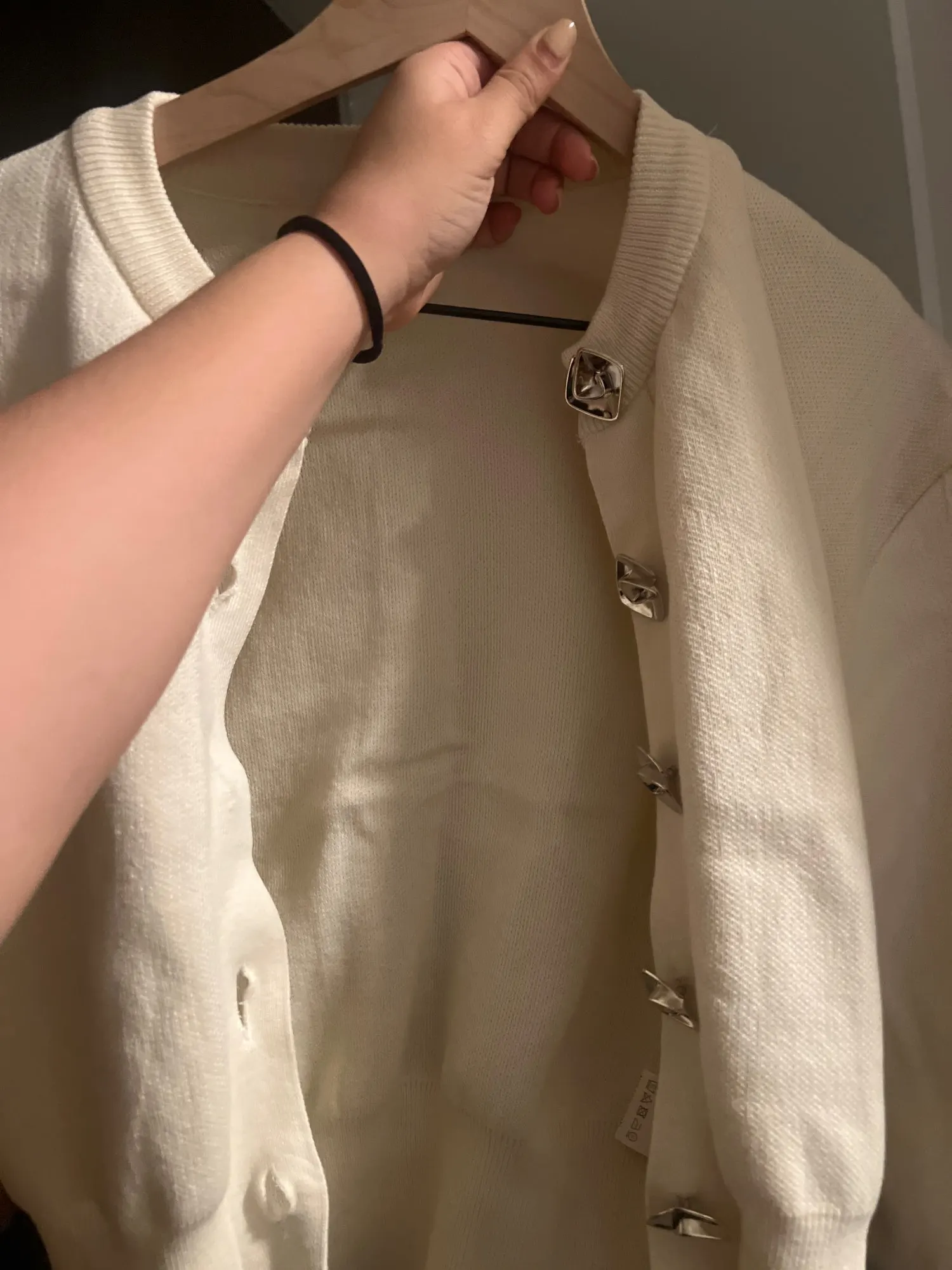 2025 Women's Cream Cropped Puff Sleeve Cardigan photo review