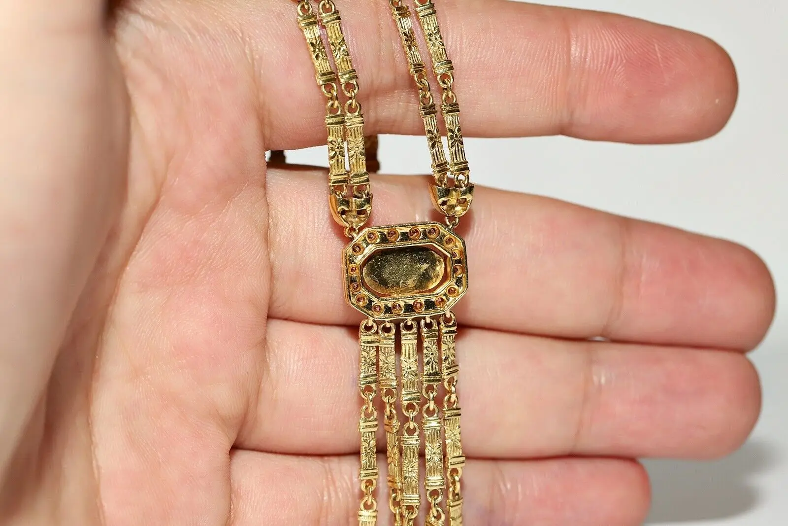 Рисунок 5 - Винтажное оригинальное ожерелье