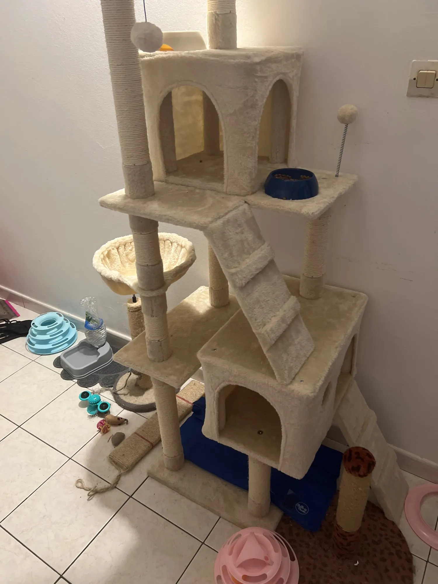 Domestic Delivery Cat Climbing Frame - Cat Scratching Post Tree Scratcher Pole Furniture Cat Toy photo review